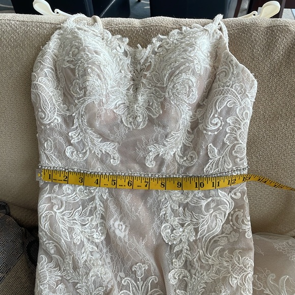 wedding dress - Picture 2 of 7